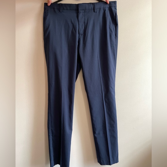 Extra Slim-Fit Solid Water Repellent Men's Dress Pants / Size 33/32 - Picture 9 of 9